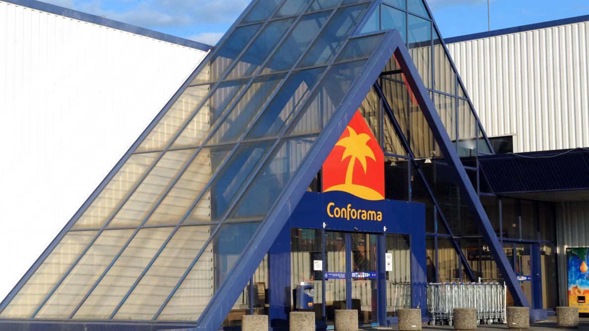 conforama officiellement cede a mobilux maison mere de but