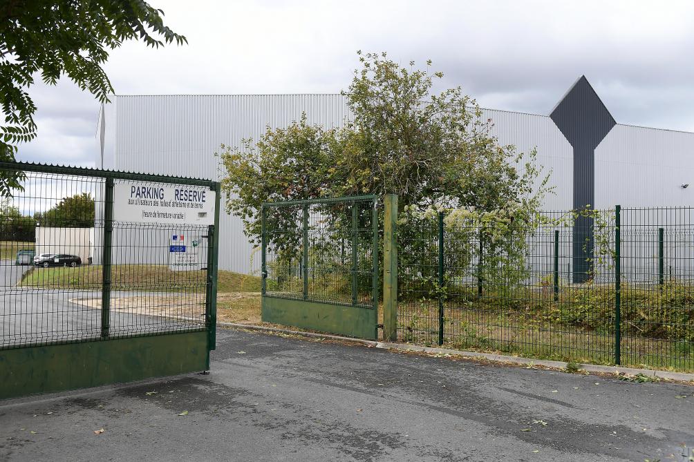 Des Dizaines D Individus Armes De Battes Et De Haches S Attaquent A Une Equipe De Foot A Reims