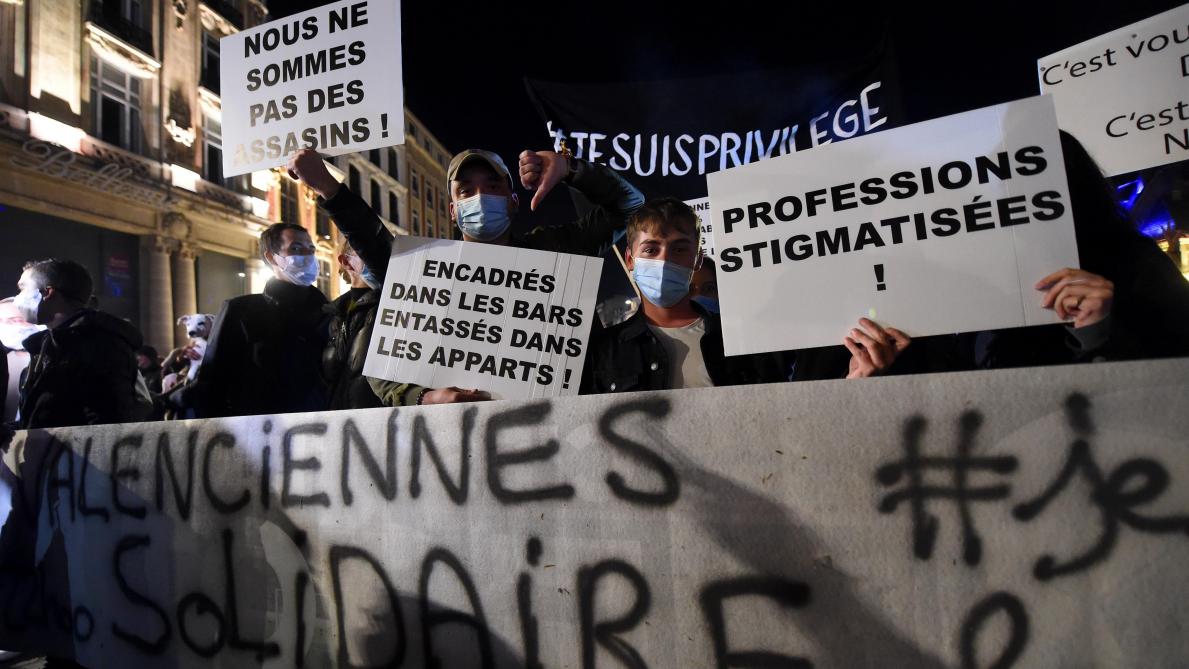 Rassemblement A Lille Pour Protester Contre La Fermeture Des Bars A 22 Heures