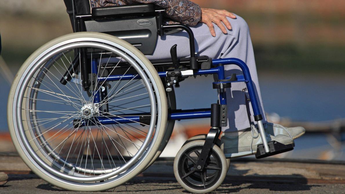 Un Homme En Fauteuil Roulant Percute Par Une Voiture A Flavigny Le Grand Un Homme En Fauteuil Roulant Percute Par Une Voiture A Flavigny Le Grand
