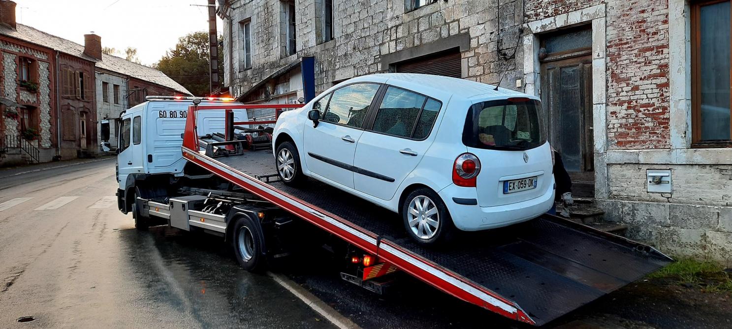 Rumigny Il S Obstinait A Conduire Sans Permis Sa Voiture Part En Fourriere