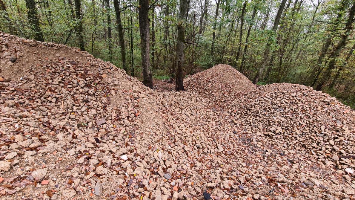 Les Gravats De L Ancienne Maison De Retraite De Revin Au Cœur D Une Action En Justice En Belgique