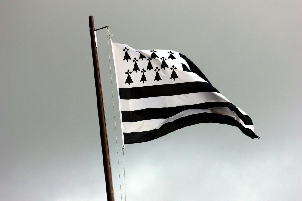Le Drapeau Breton Flottera Bientot Sur La Mairie De Nantes Un Nouveau Pas Vers Un Rattachement Le Drapeau Breton Flottera Bientot Sur La Mairie De Nantes Un Nouveau Pas Vers Un Rattachement