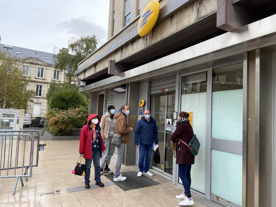 A Reims Ca Grogne Devant La Poste Du Boulingrin Qui A Ferme Ses Portes
