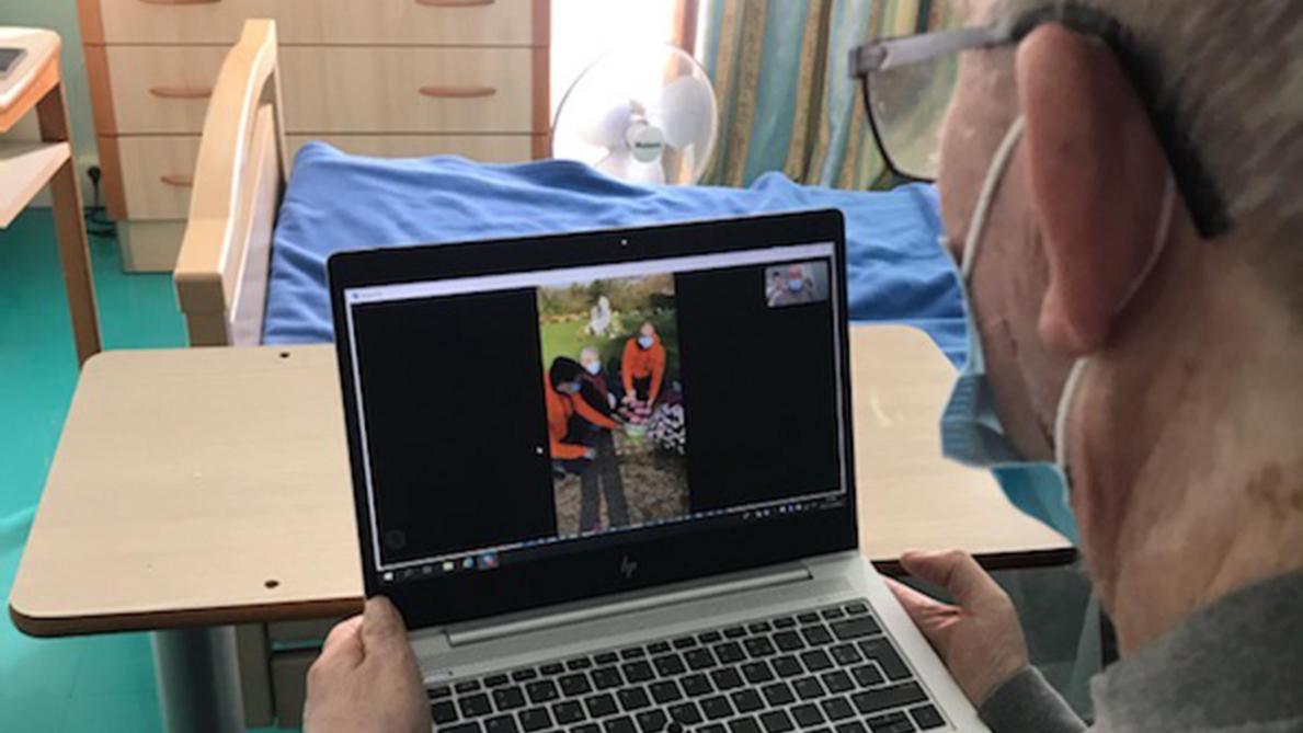 À Reims, ils se recueillent sur la tombe de leurs proches ...