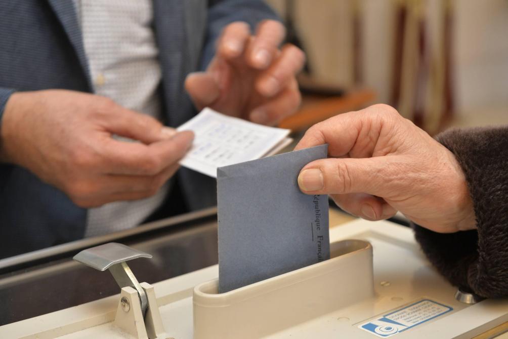 Le Gouvernement Va Proposer De Reporter Les Elections Regionales Et Departementales A Juin 2021