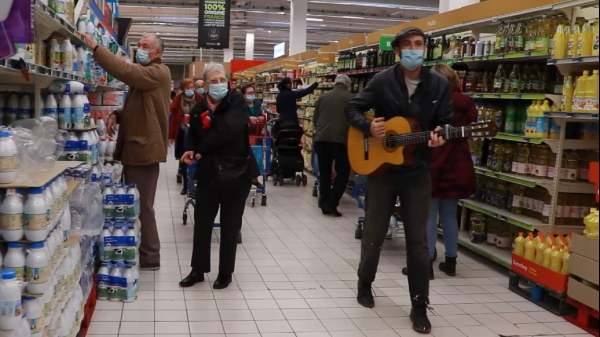 Mini Show Zeppo A Carrefour Saint Andre Les Vergers