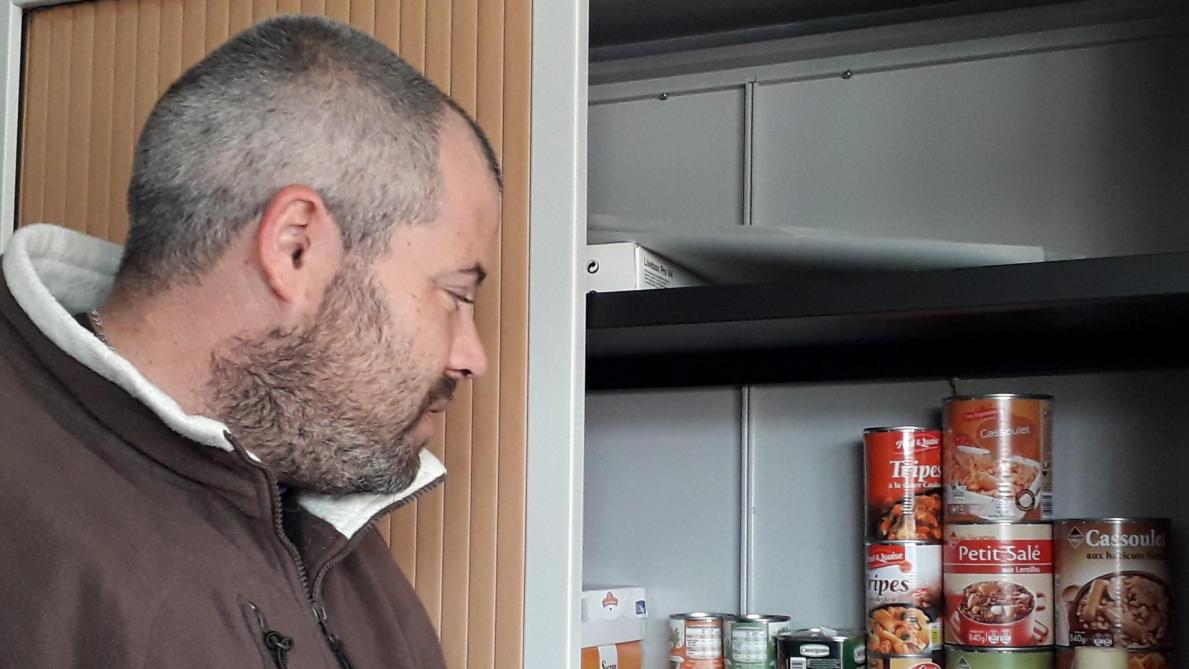 Un entrepreneur de NeuvillesurSeine offre une douche et un plat chaud