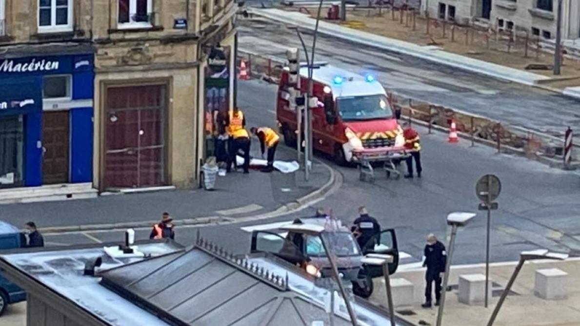 CharlevilleMézières place de l’hôtel de ville, accident entre une