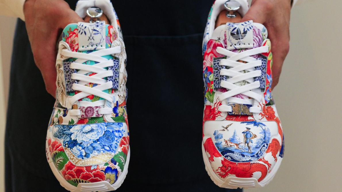 Une paire de baskets vise le million de dollars aux enchères