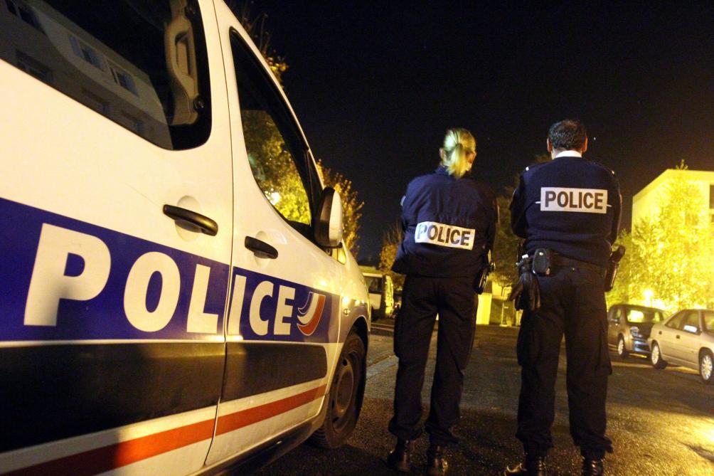 Couvre Feu 100 000 Policiers Et Gendarmes Seront Mobilises Le Soir Du 31 Decembre