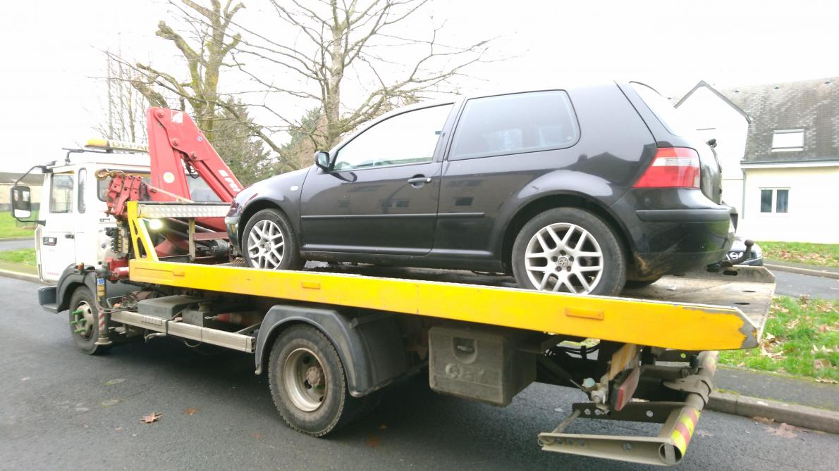 Il Conduit Sans Permis Et Refuse De S Arreter A Un Controle Routier A Beffu Et