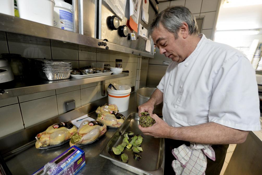 a charleville la table d arthur invite des chefs dans sa cuisine de rue