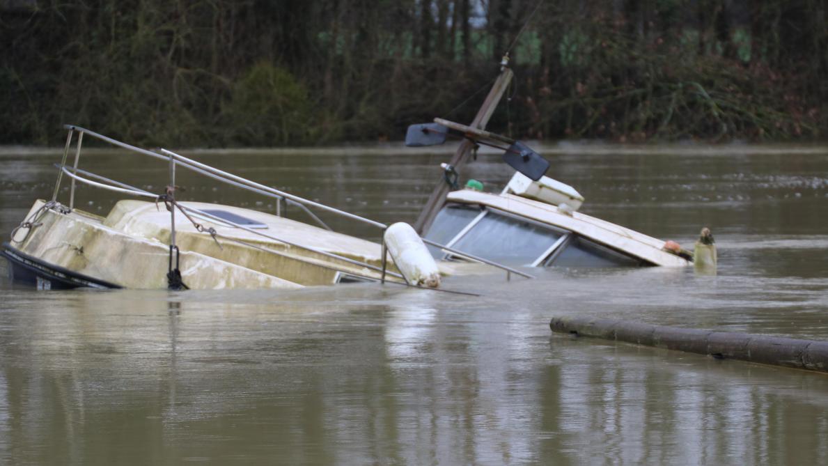 PHOTOS. L'Aisne continue de monter lentement à Soissons
