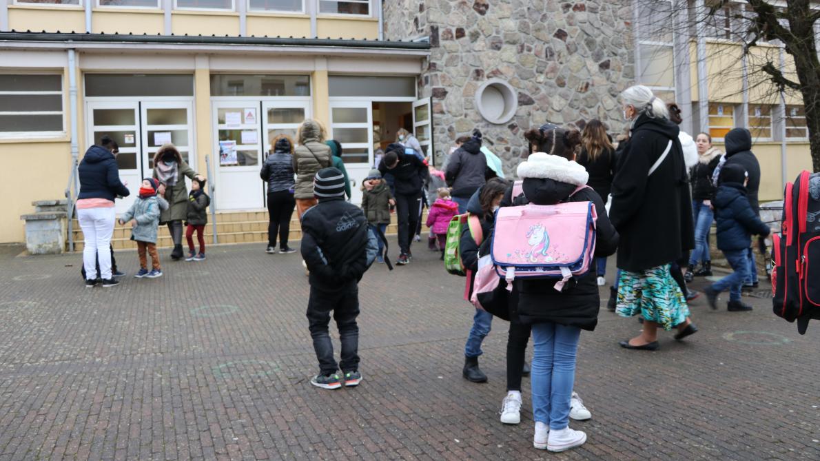 À Charleville-Mézières, les parents ne sont pas tous prêts à faire tester leurs enfants au covid-19