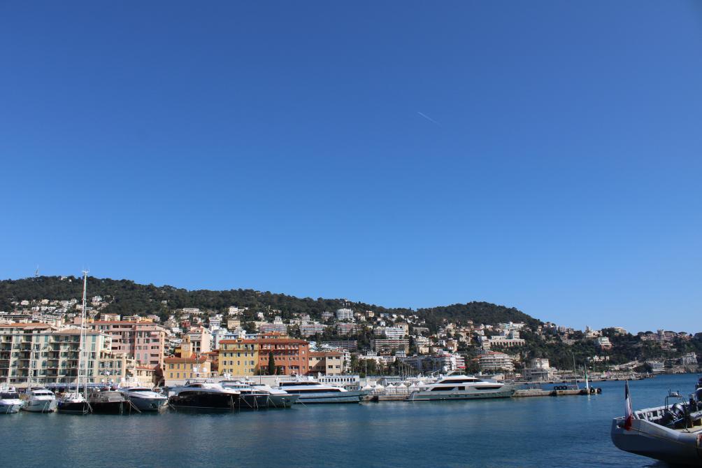 Alpes-Maritimes : confinement partiel du littoral pour les ...