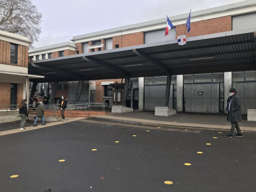Ras Le Bol Du Personnel Du College Victor Duruy De Chalons Face A La Montee Des Incivilites