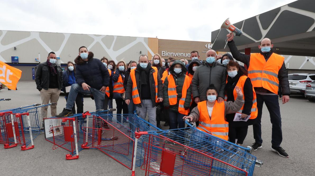 Greve A Carrefour Saint Andre Les Vergers On Gere L Urgence On Fait Notre Max
