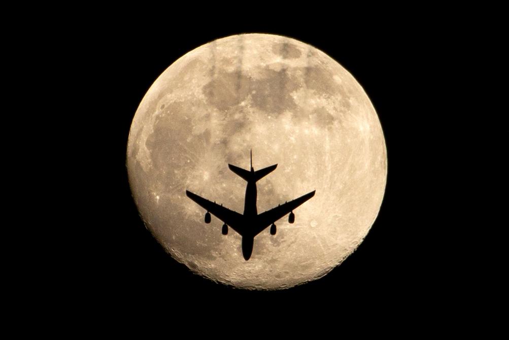 Une Super Lune Rose Dans Le Ciel Dans La Nuit Du Lundi 26 Au Mardi 27 Avril