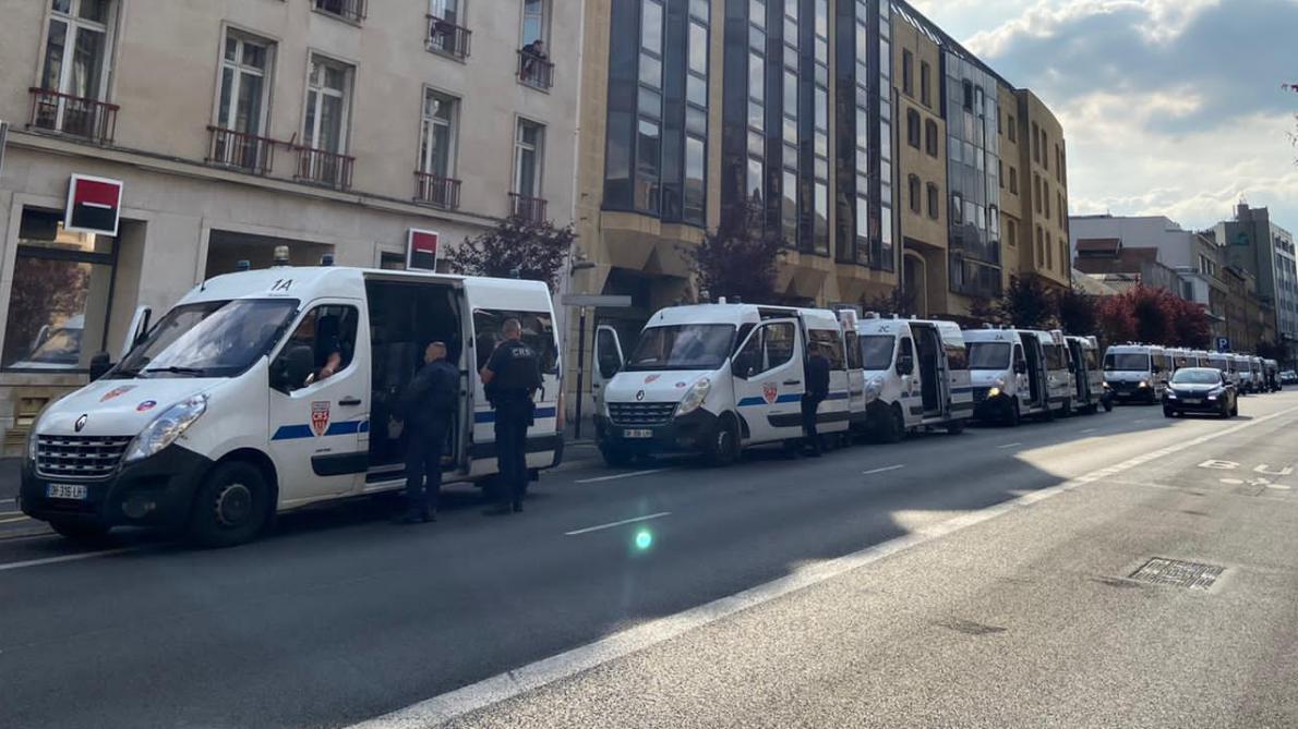 Videos Les Renforts De Crs Sont Arrives A Charleville Mezieres