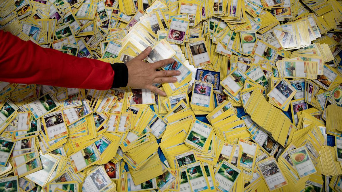 A Paris Une Premiere Vente Aux Encheres Dediee Aux Cartes Pokemon