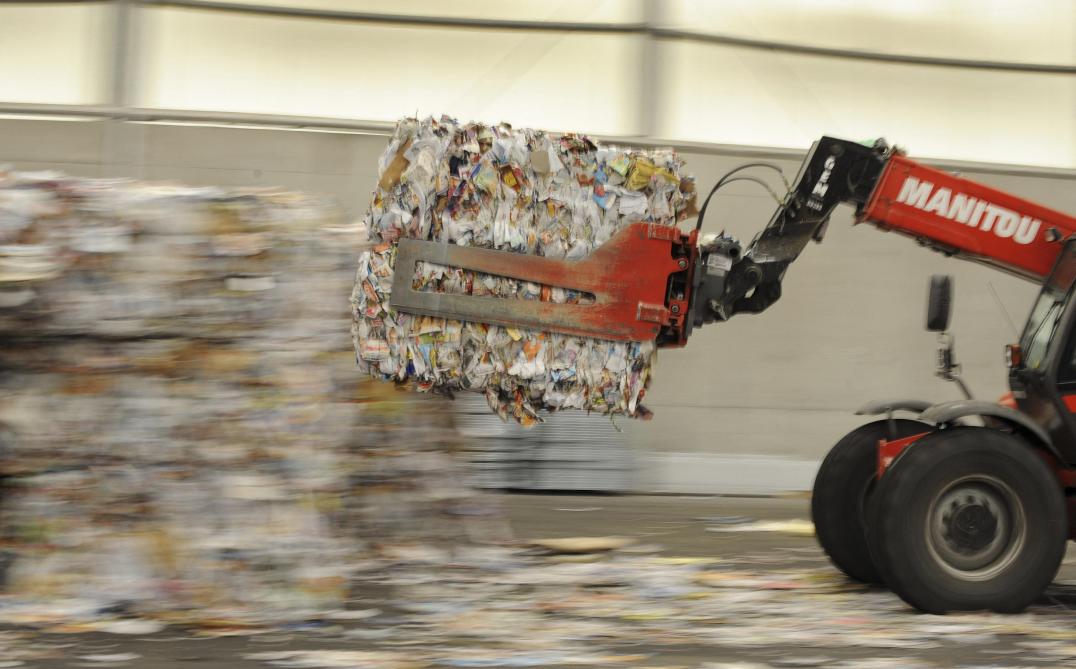plastiques alimentaires l industrie prend date sur le recyclage du polystyrene sous la pression du gouvernement