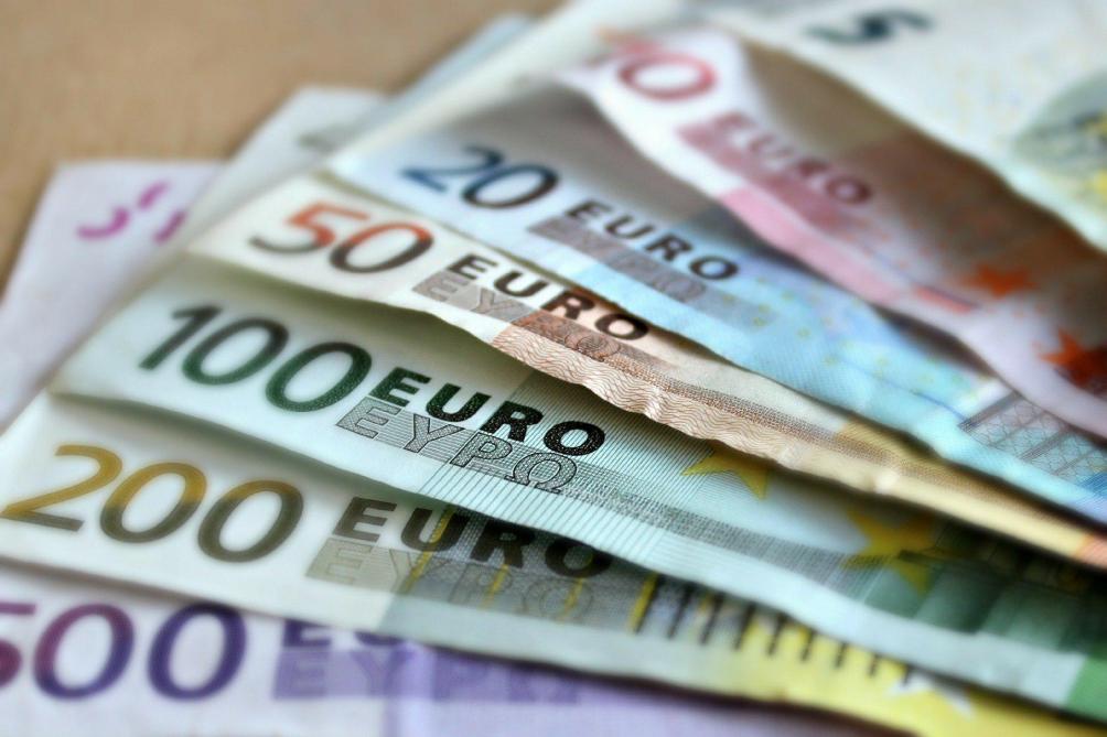 Mérignac : il trouve 85 000 euros cachés dans les encombrants