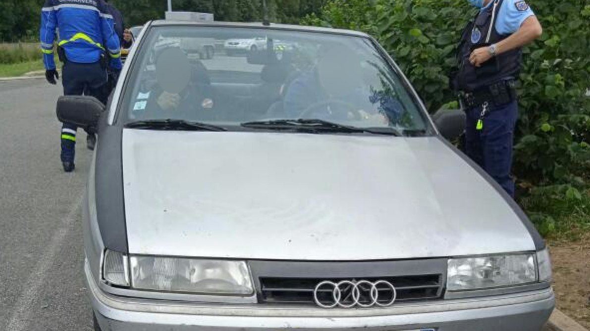 Audi à l’avant, BMW à l’arrière, Citroën au milieu. Photo Facebook gendarmerie de l’Indre