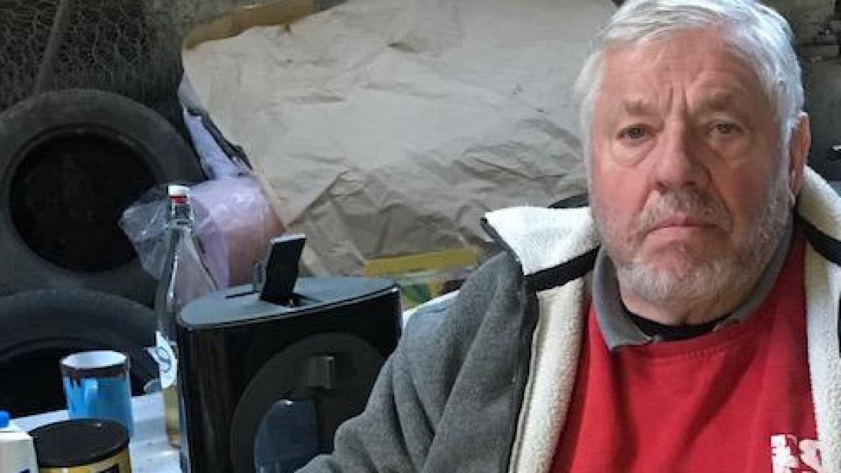 Il vit retranché dans son garage à Warmeriville pour éviter sa destruction