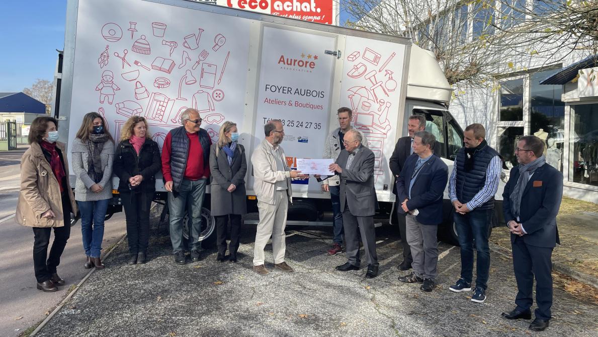 un utilitaire flambant neuf pour le foyer aubois de romilly sur seine