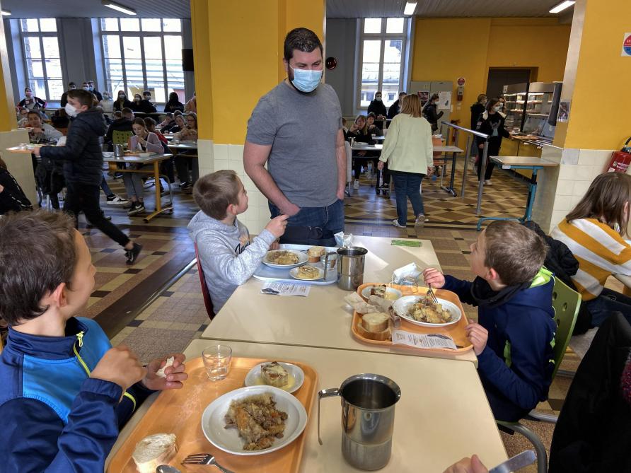 Video Concocte Par Gratien Leroy Un Menu 100 Ardennais Dans Les Cantines Scolaires Des Ardennes