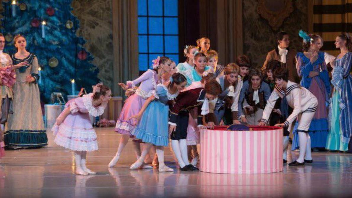 Casse Noisette Ballet Orch Bolchoi De Minsk Troyes : «Casse-Noisette» touche à la grâce