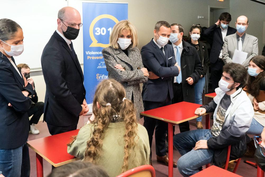 Pour le lancement de l’application, le ministre de l’Education nationale s’est rendu aux côtés de Brigitte Macron dans un lycée professionnel d’Île-de-France.