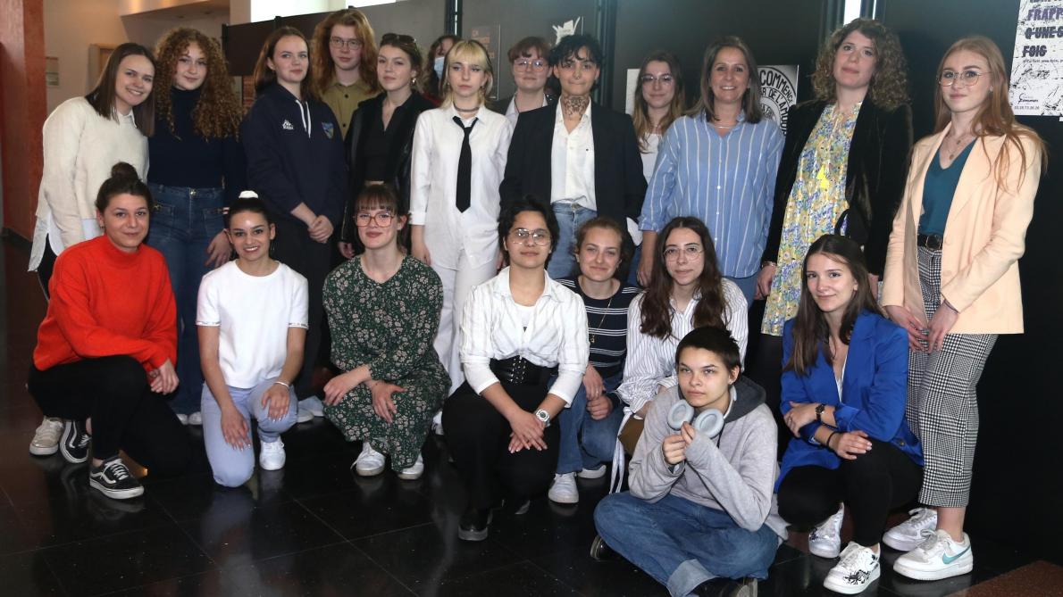 À Troyes, des affichesde lycéens pour Solidarité Femmes