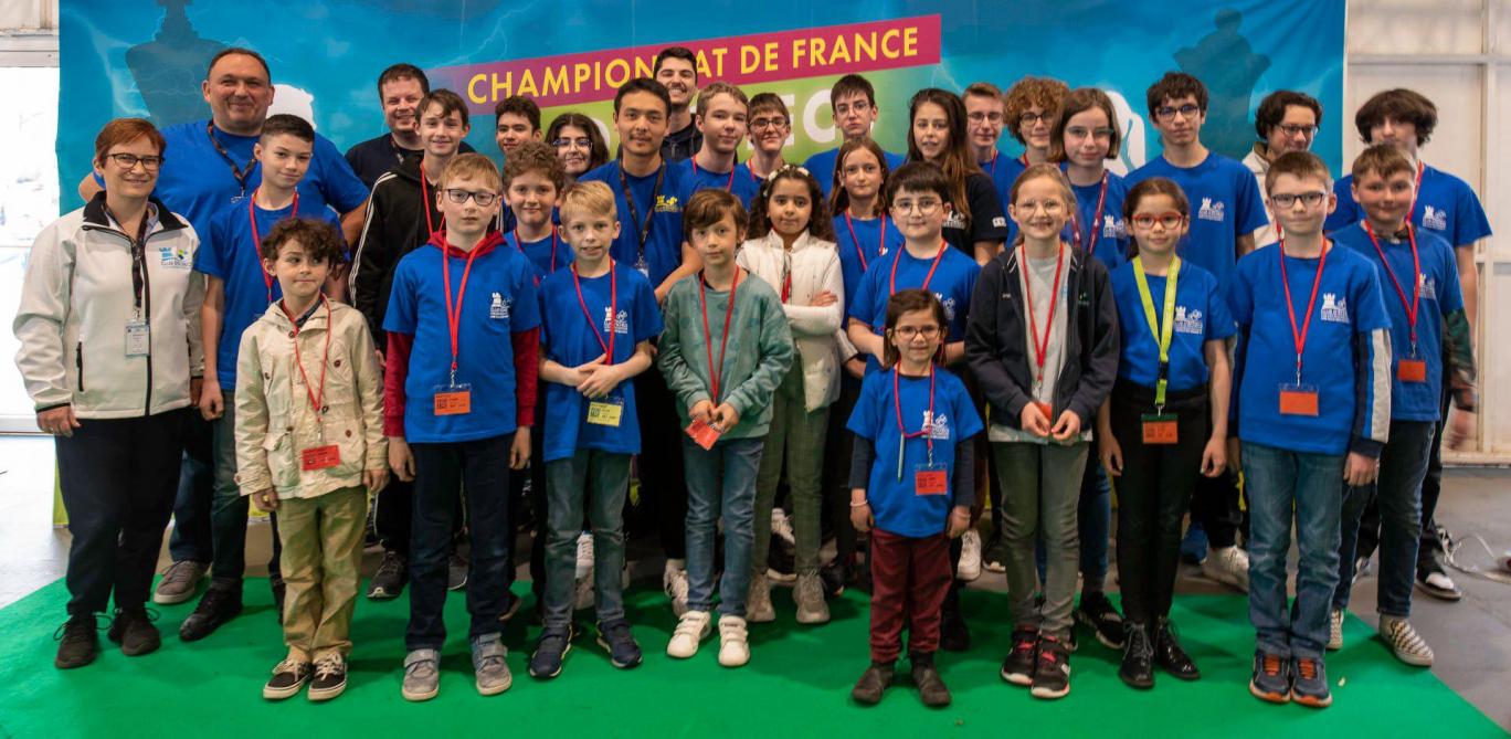 La délégation de l’Échiquier châlonnais a fait le déplacement à Agen pour participer aux Championnast de France d’échecs jeunes qui se sont déroulés du 17 au 24 avril.