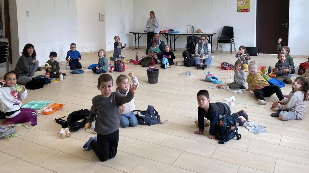Ecole Maternelle Prieur De La Marne Chalons En Champagne Les écoliers de Prieur-de-la-Marne apprennent au plus près de la nature à  Châlons