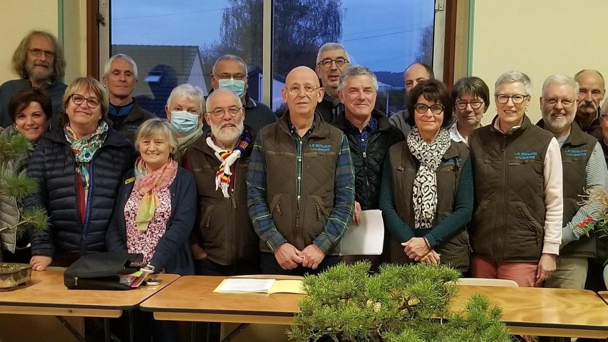 Les passionnés du bonsaï s’enracinent dans le monde associatif de