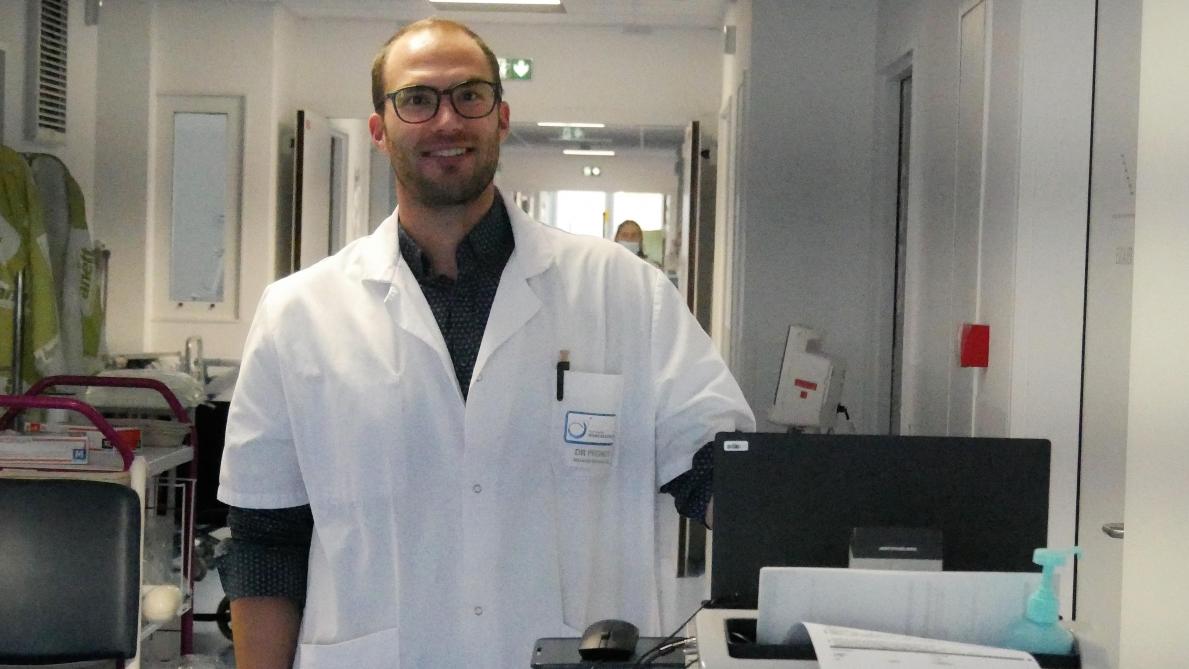 En urologie, un généraliste suit les patients hospitalisés