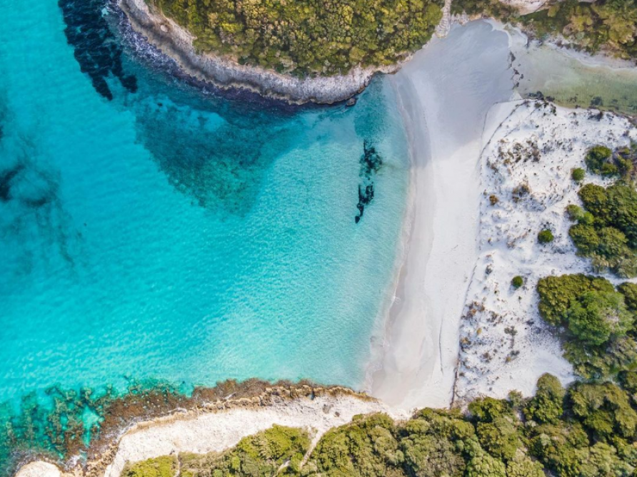 La plage du Petit Sperone, Bonifacio, Corse