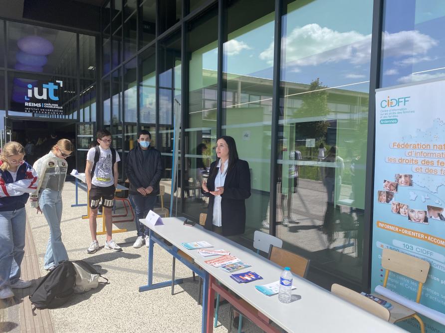 Des collégiens et lycéens découvrent les métiers du droit à l’IUT de