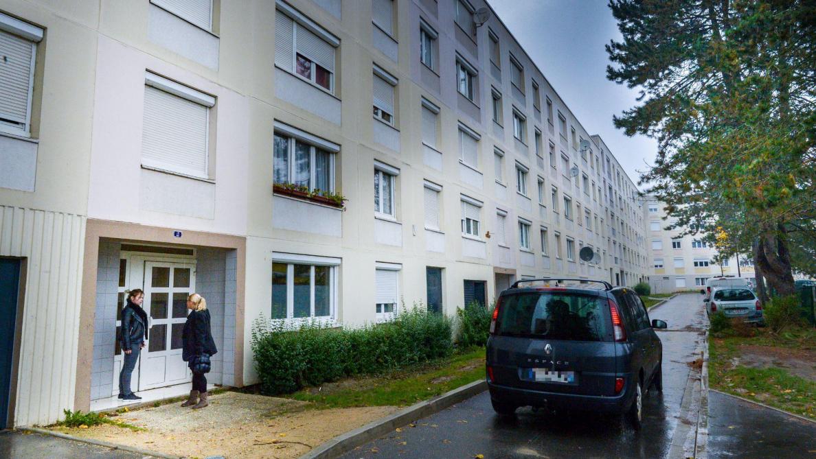 Incendie dans un local poubelles situé rue des Pivoines, à CharlevilleMézières