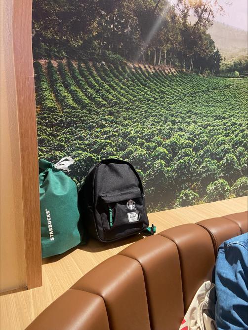 On y était l’ouverture du premier Starbucks à Reims