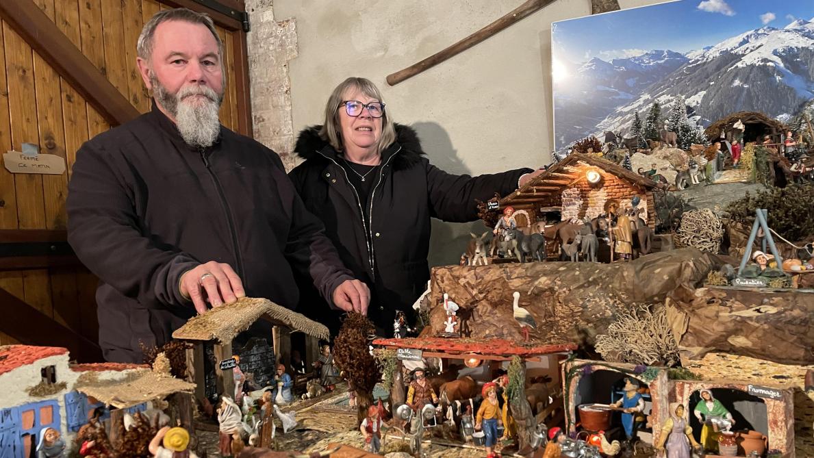 Le garage de Martine et Gillesau MesnilsurOger s’est transformé en village provençal pour les