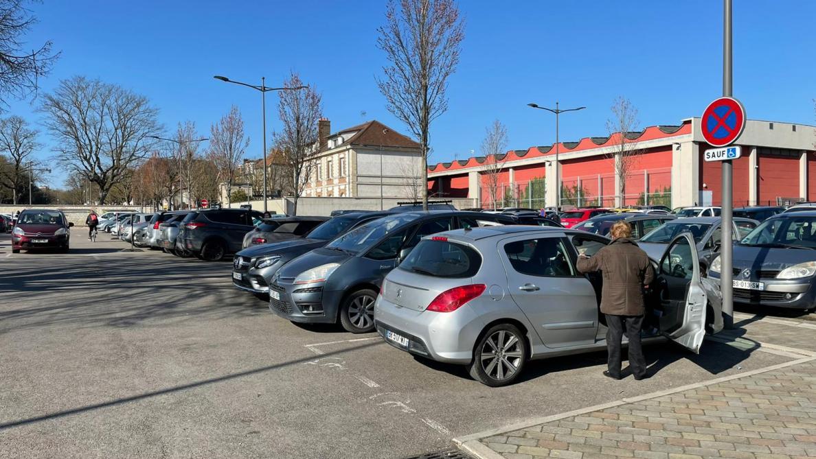 Soldes à Troyes une heure de stationnement offerte au centreville