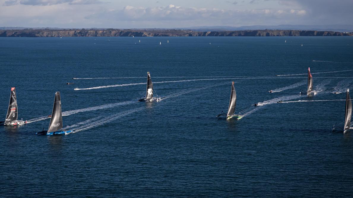 Voile Tour du monde en solitaire. Les bolides ont pris la mer
