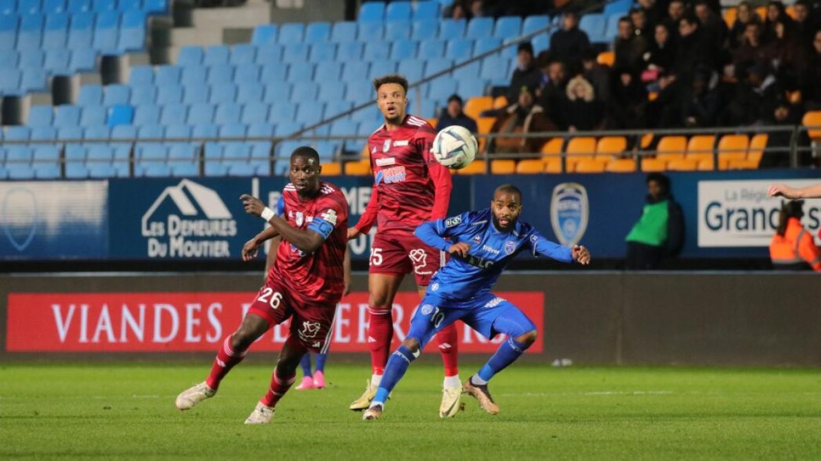 Douche écossaise au Stade de l’Aube pour l’Estac, battue par Dunkerque