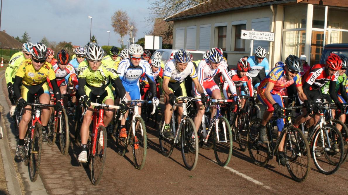 Course cycliste calendrier best sale