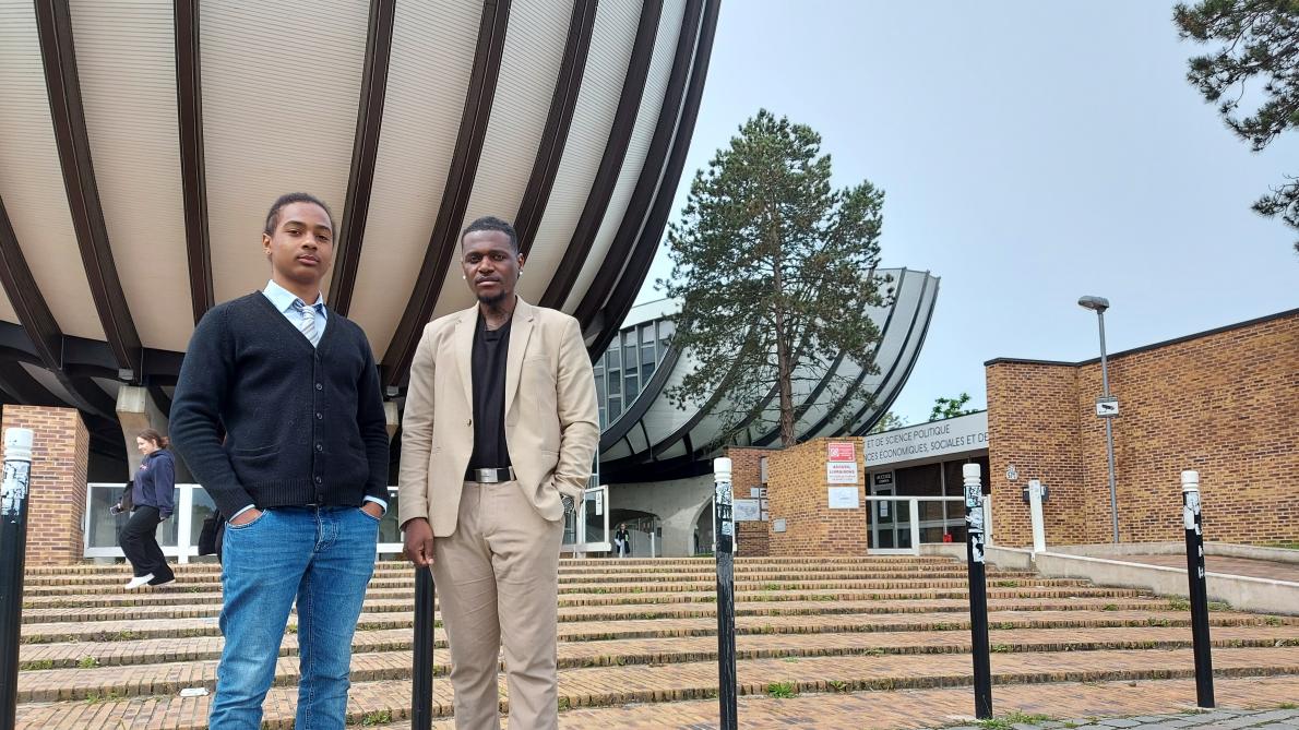 They want to launch an app to create a support network between students in Reims.
