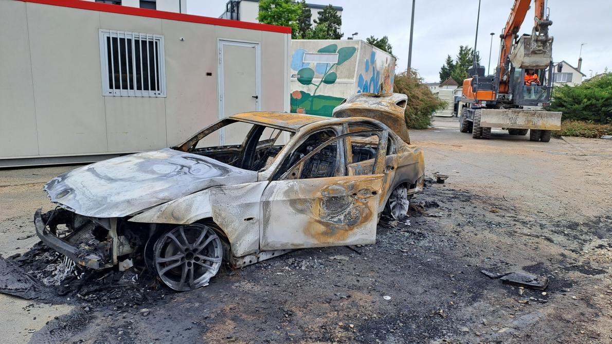 Une voiture incendiée cette nuit dans le quartier Orgeval, à Reims
