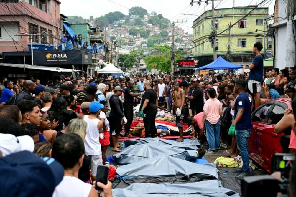 Opération antidrogue à Rio : des habitants récupèrent des corps, 132 morts  selon un organisme